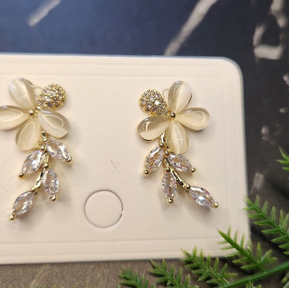 Earrings - Picture 2 of 2